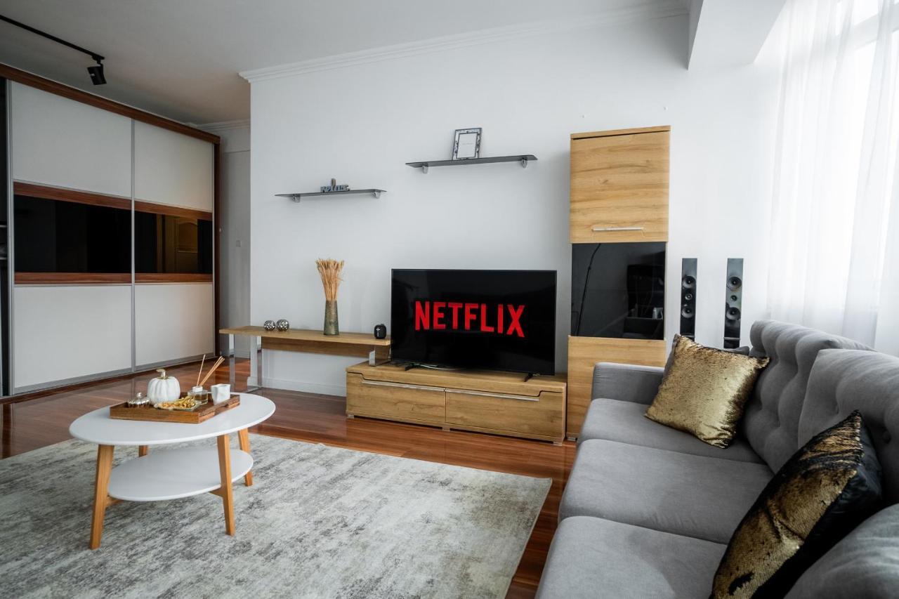 Xo Panoramic Apartment L Jacuzzi L Орадеа Екстериор снимка
